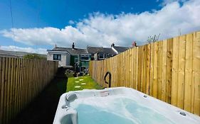 Hot Tub - Miners Cottage - Edge Of Brecon Beacons National Park - Heritage Town